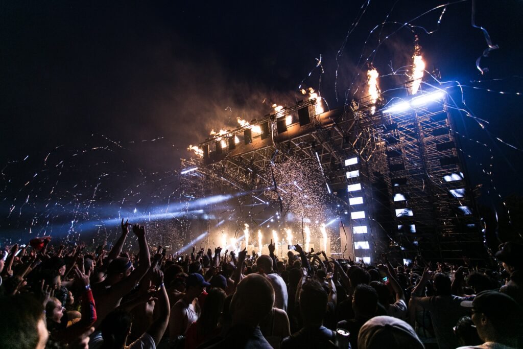 High-energy concert in Dubai with confetti canon, co2 jet and cold pyro shooting in air | Special Effects for Events in Dubai, UAE | Upshot SFX