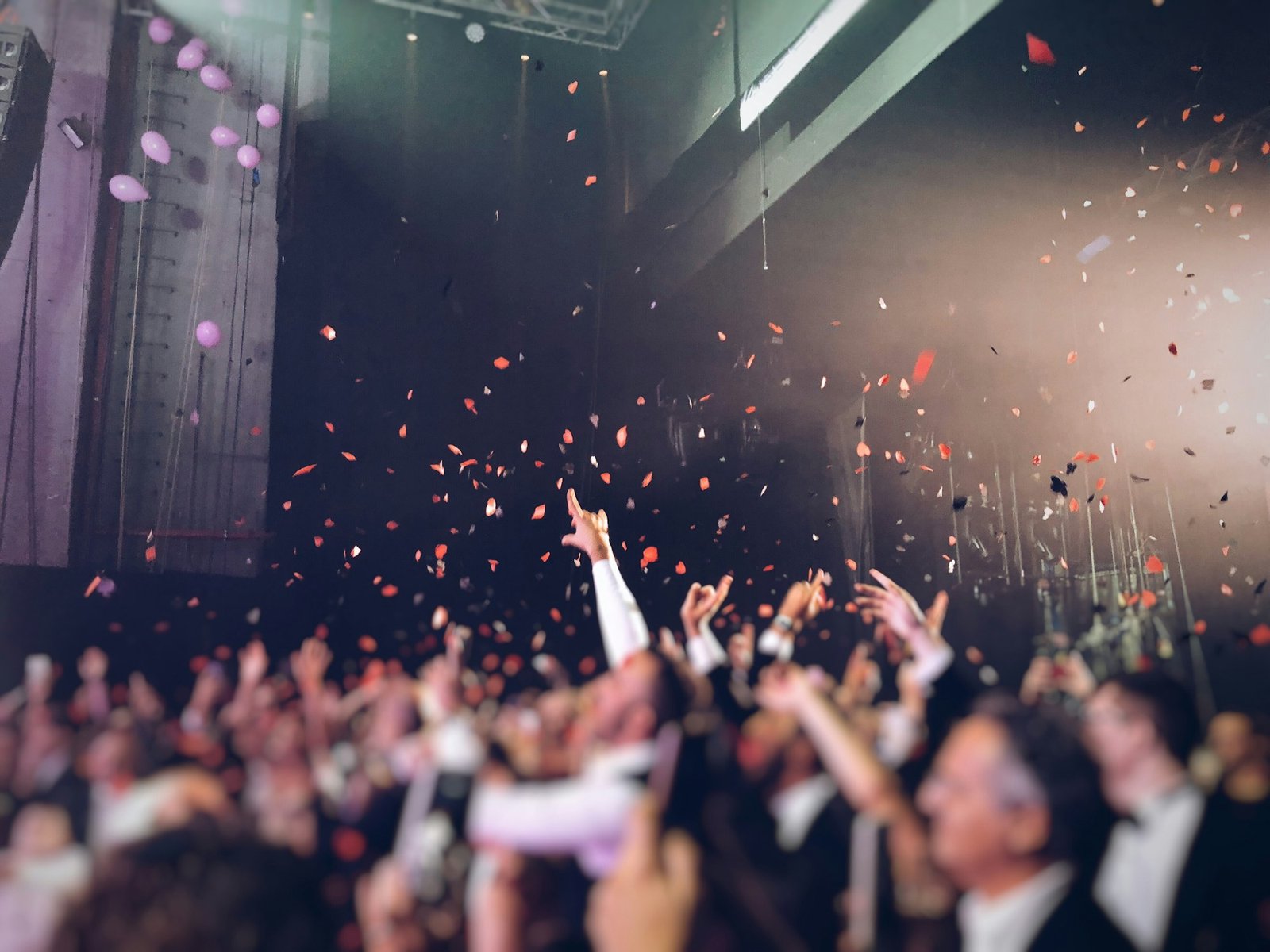 Confetti and Balloons falling from Ceiling | Special Effects for Product launches in Dubai, UAE | Upshot SFX